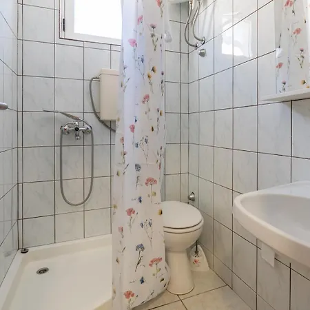 Casa de hóspedes Apartments&rooms La Putalina