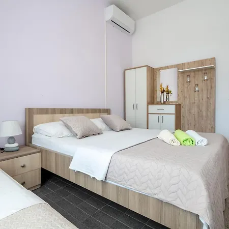 Apartments&rooms La Putalina Casa de hóspedes Neum