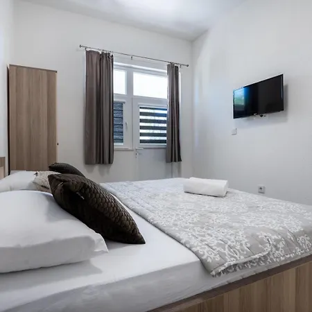 Apartments&rooms La Putalina Casa de hóspedes Neum