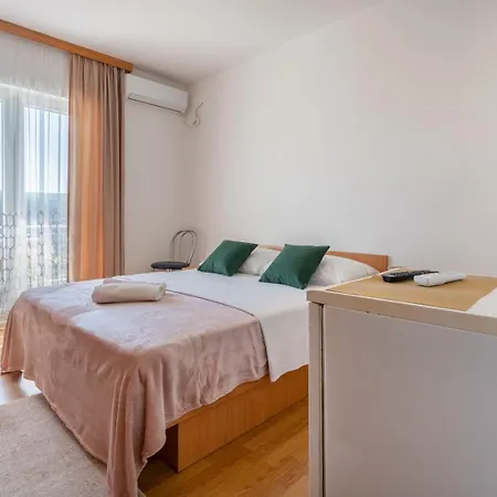 Casa de hóspedes Apartments&rooms La Putalina